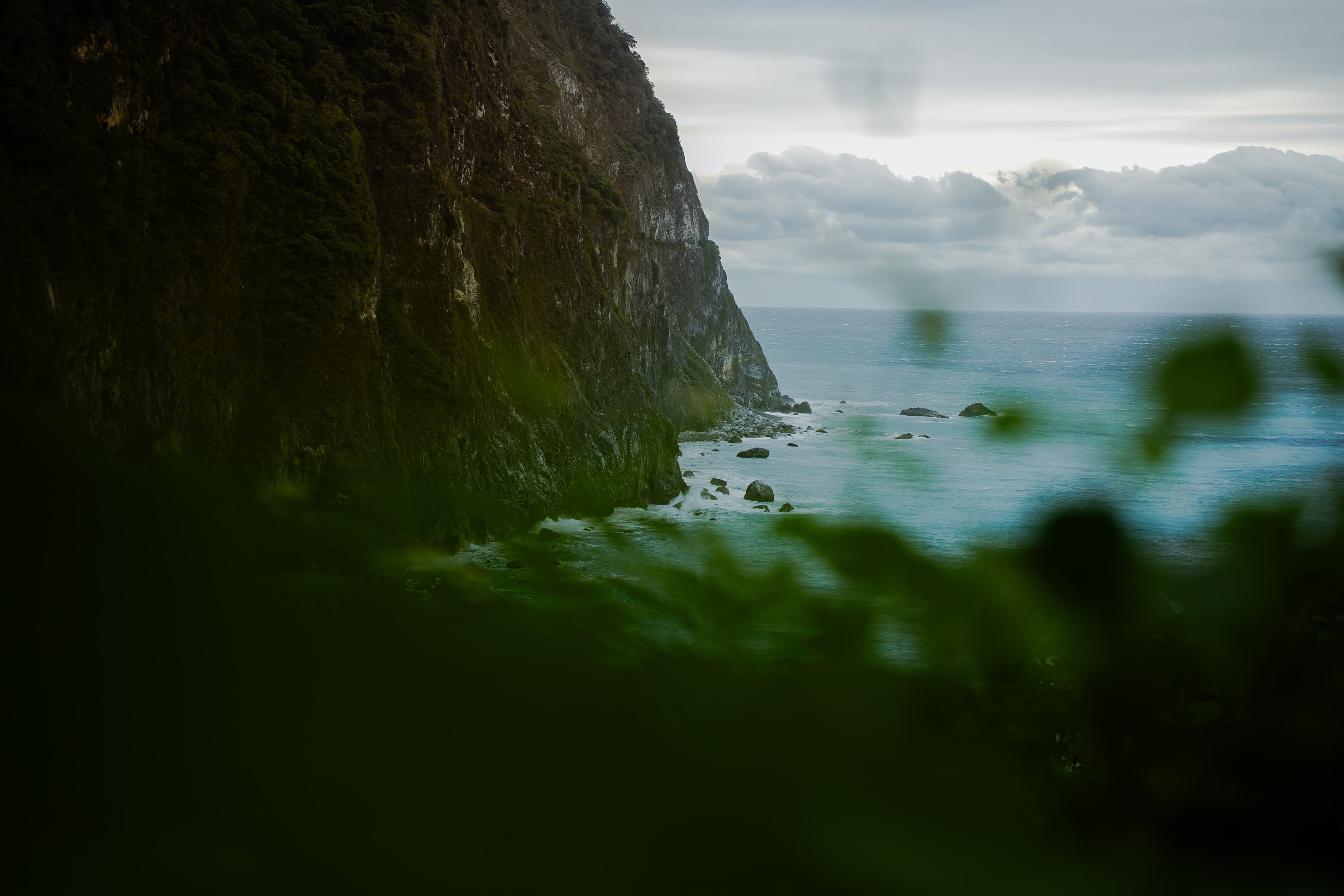 Cliffs dropping into the Pacific Ocean